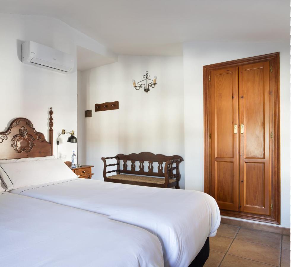 Tugasa Hotel Y Casas Rurales La Posada Villaluenga Del Rosario Εξωτερικό φωτογραφία