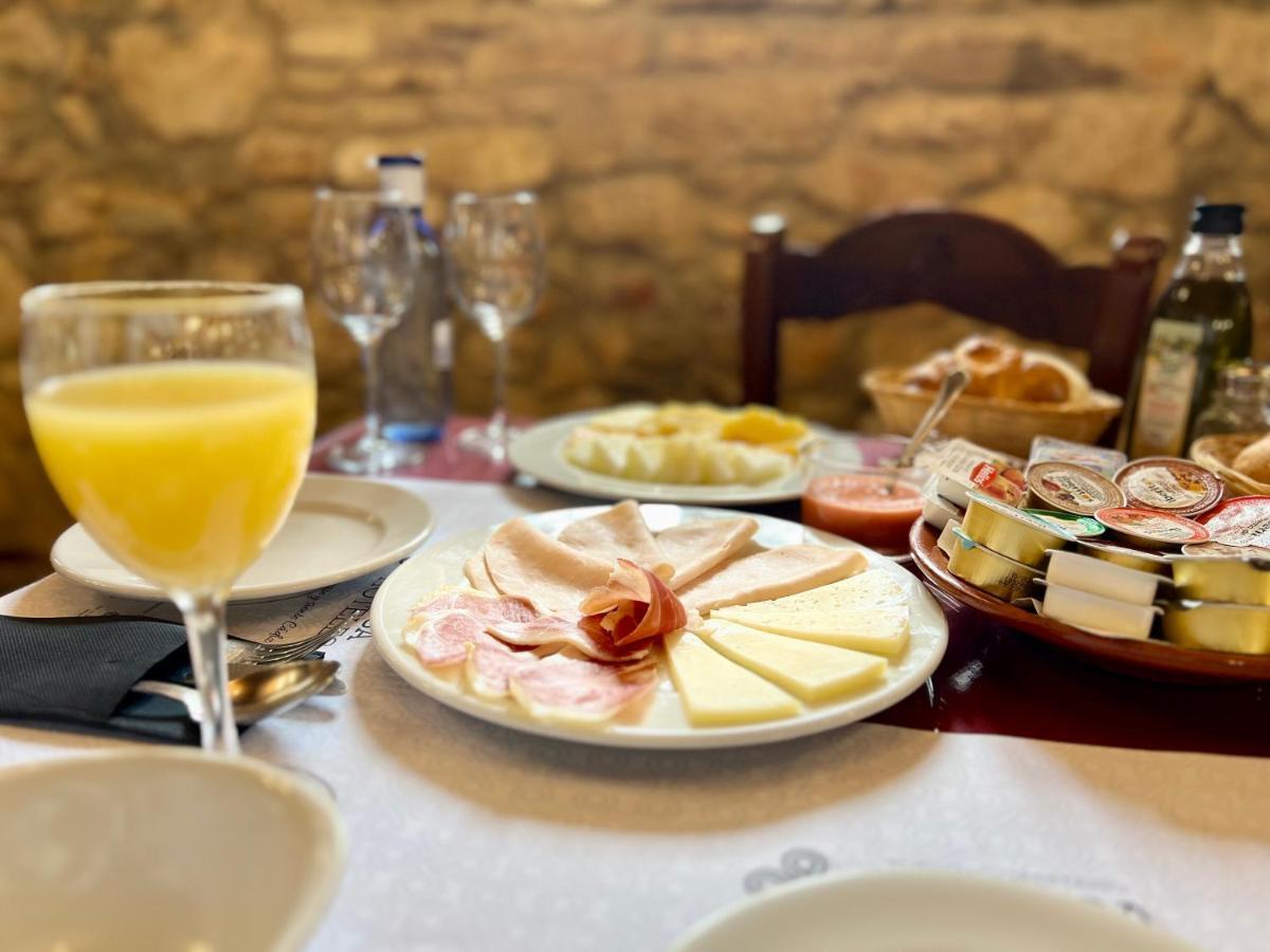 Tugasa Hotel Y Casas Rurales La Posada Villaluenga Del Rosario Εξωτερικό φωτογραφία