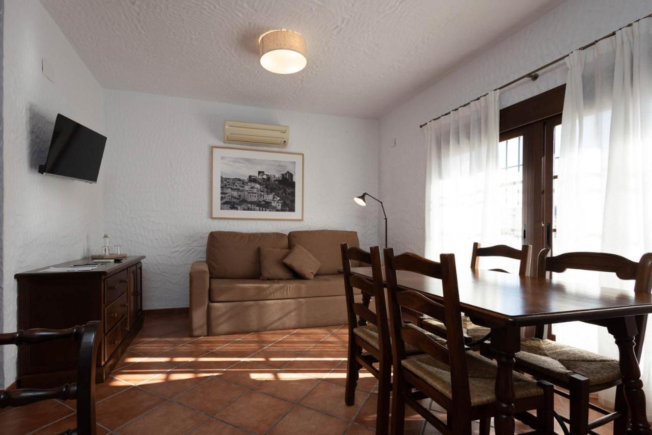 Tugasa Hotel Y Casas Rurales La Posada Villaluenga Del Rosario Εξωτερικό φωτογραφία